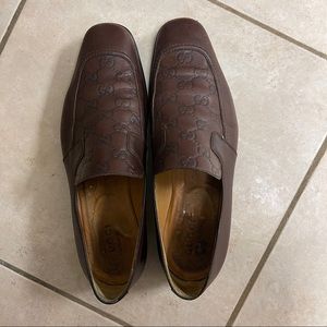 Gucci GG Monogram brown leather loafers